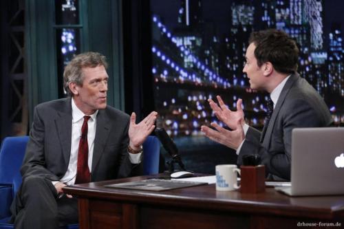 Hugh_Laurie_-_Late_Night_with_Jimmy_Fallon_Oct_2013(4)