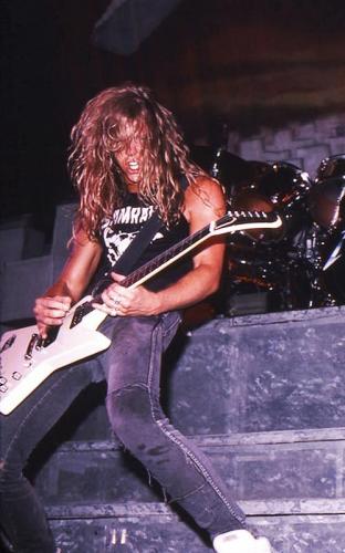 b8772e01dab309df78cb4cda7d6f6852