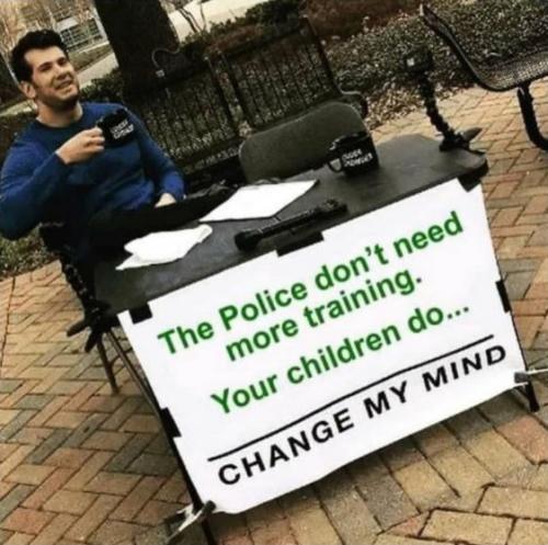defund police03