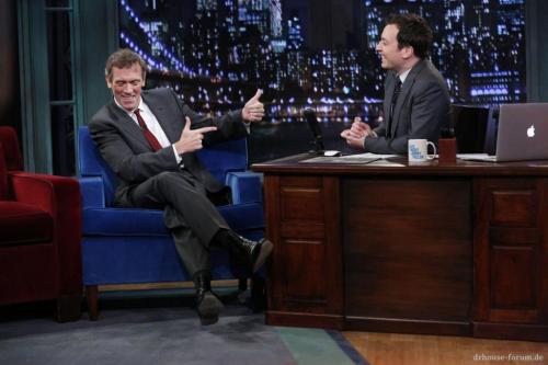 Hugh_Laurie_-_Late_Night_with_Jimmy_Fallon_Oct_2013(13)