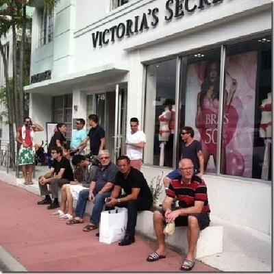 guys shopping with wives