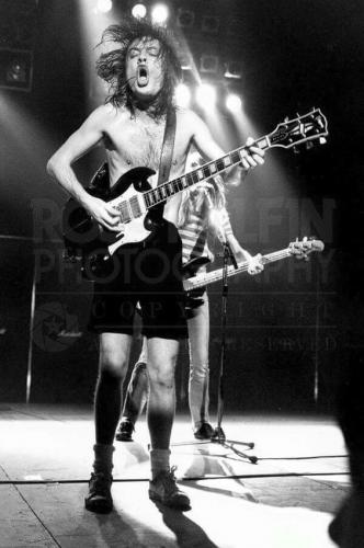 4988b0dac5883a440123438cb3fcff14