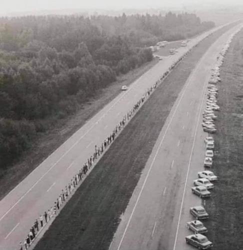 2 million people form human chain