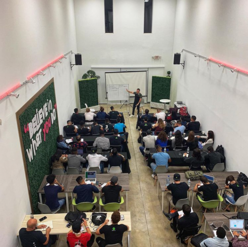 01:41:56 GMT+0100 (WAT)