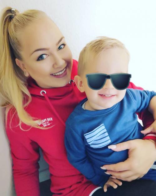 B56E6679-F145-4CBB-A81B-6917B8198A51