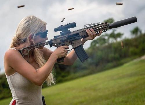 gun babe4