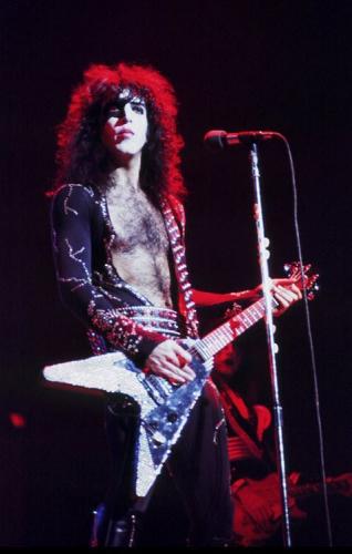 tumblr_94e5d81f49919afc57b8e08387e0ec61_2ec4f59e_500