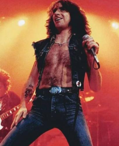 tumblr_055e59d859fab342cc76f3c083fc50e0_443be8a5_540