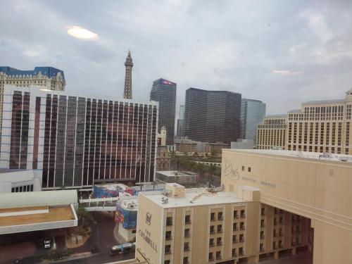 21:30:03 GMT-0700 (PDT)