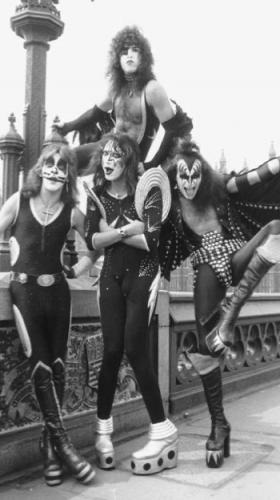 tumblr_dcd93ce0df9fbfdfc80a32a68a617178_530a42c2_500