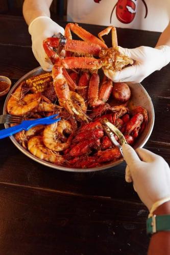 240135829_907145589892160_27987201454264123_n