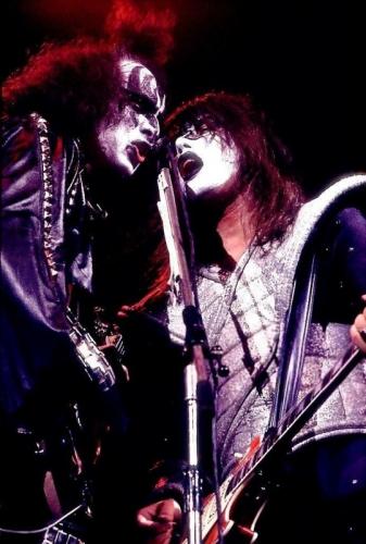 tumblr_7cb0512cad22706f2e15bb9f560476d3_27bf81b8_540