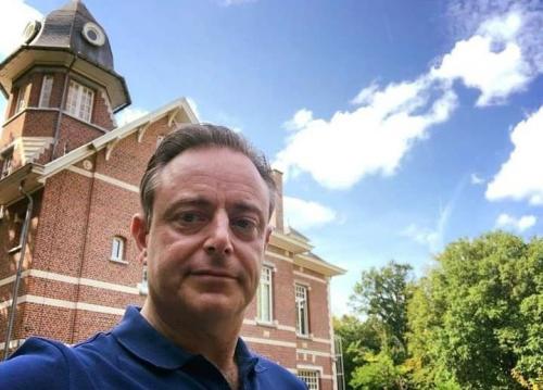 00:20:24 GMT+0100 (WAT)