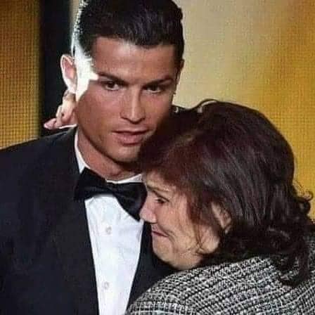 Cristiano_Ronaldo_And_Mother