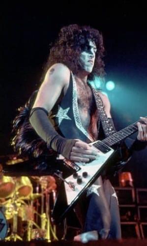 tumblr_8c5915a3e1a92dd7ce47df29d10dcb9f_c96f3a37_400