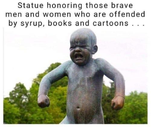 statue f