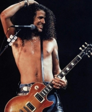 tumblr_99a09e8e79f7900b4ee6b5763ccd211f_48a75137_400