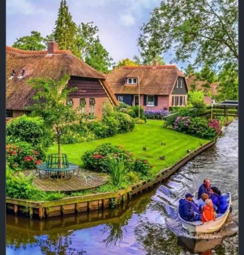 Beautiful nature home waterfront