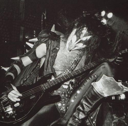 tumblr_e22fb21d048fdc7402090873fb321b52_864e6e4b_540