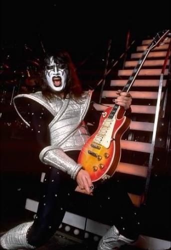 tumblr_cda255b759e61fd8d5a0328aad07c380_9da8307c_400