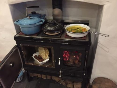 cooking-on-a-small-stove-768x576