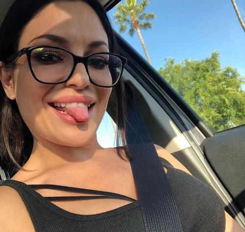 13C415C8-3D45-447E-9831-8E1A232C4BA8