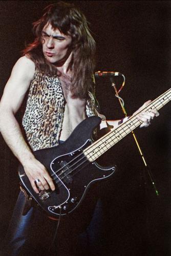 tumblr_8315d666175772f57baaab09d06836c8_32eb1eda_500