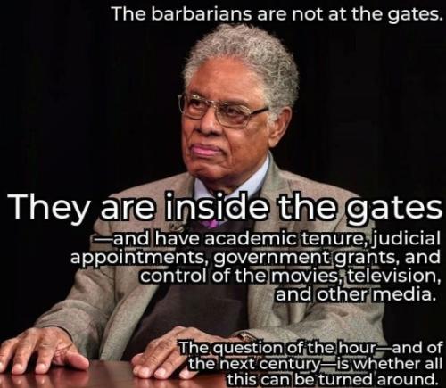 tumblr_b81264a6eeef9b5395126515eb6a459c_1f016553_540