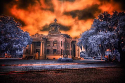 Red Courthouse