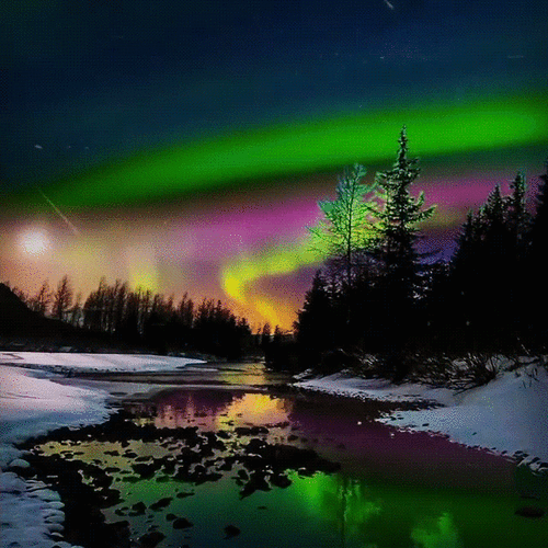 Northern lights shooting stars