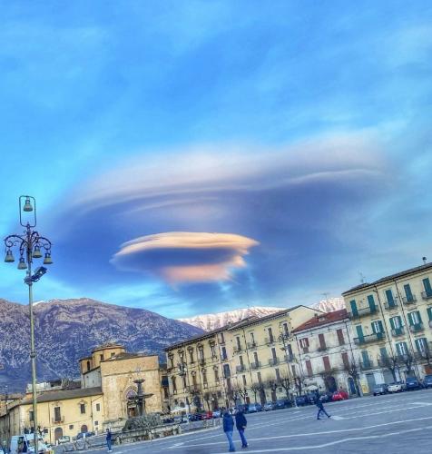 ,                                                                                                                                                                                                                          0 v