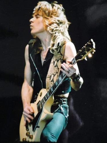 275611651_2045014312345020_7427036239933675240_n