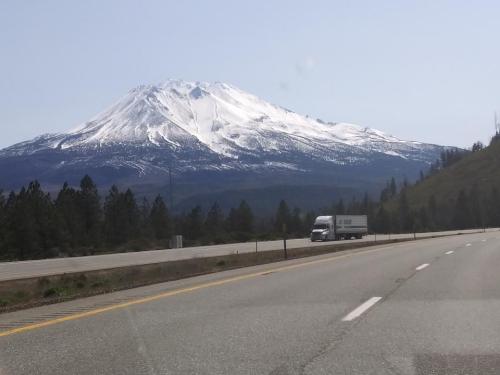 64b7fbe5-9550-4dd2-8f80-0810c86065a2