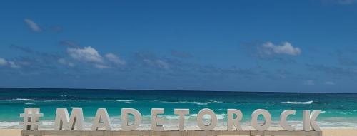 a6cc36c9-1301-4c45-8649-ade2ace690e9