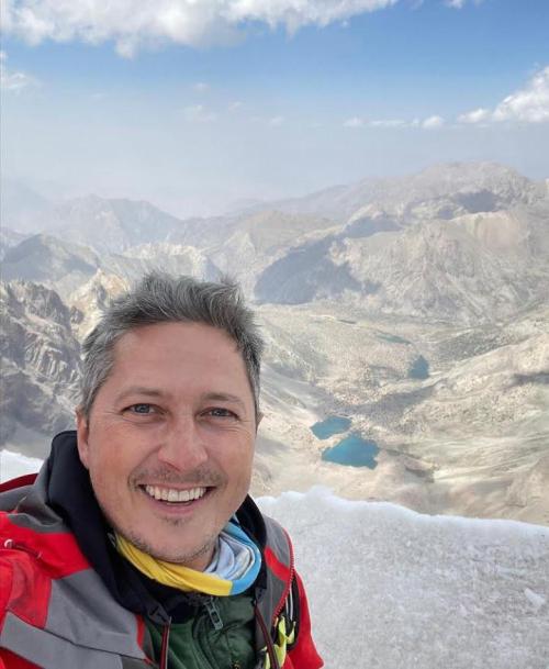 c0c6dc12-5bd1-4535-ad90-808735cda452