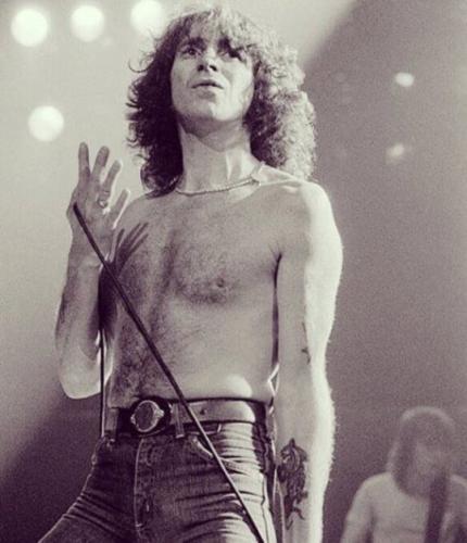 tumblr_265ae9c8bcfc12b209c96697014dca46_11921a04_540