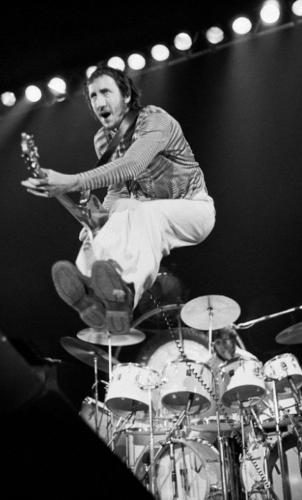 tumblr_bb56fcce7aa8a90c363fc3b0a89c401f_b4cc774c_640