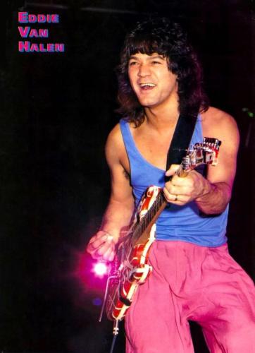 eddie-van-halen-on-stage-6