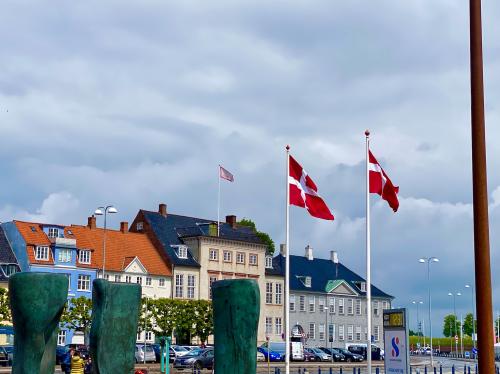 03689DE6-CAF4-47C6-BD63-7A5D64CE9070