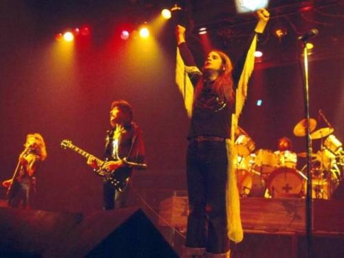 tumblr_147c88482526b507856ddb1c75d4777a_de1226ba_540