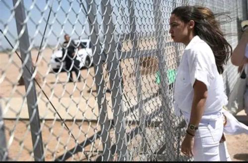 08:32:42 GMT-0400 (EDT)