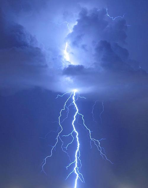 blue-lightning-douglas-taylor