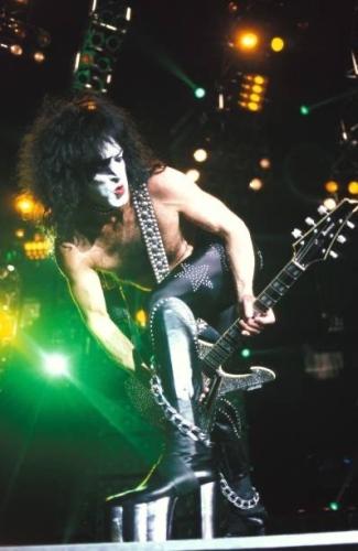 tumblr_7a211ed4681b64de1d7b4ebc3db28db3_0da35e10_500