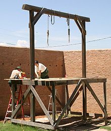 220px-Tombstone_courthouse_gallows