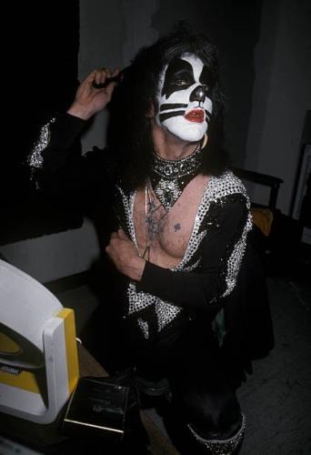 tumblr_1f06dee1b29c88df33df804241a2c257_22d52250_500