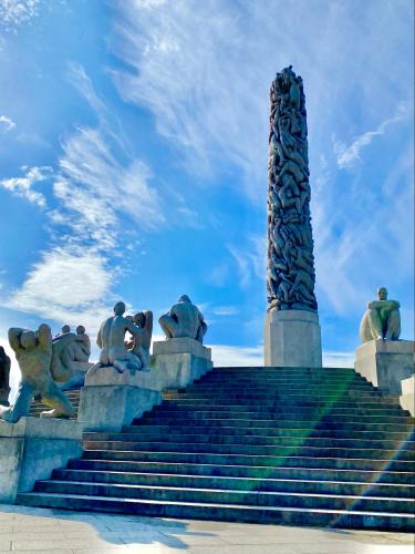 73AE6FB5-018E-4D5D-8173-8F655FDE4DA8