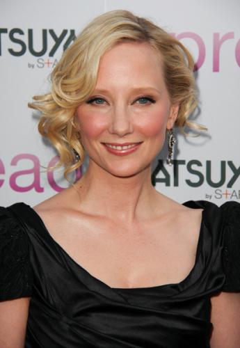 anne-heche-080309-1