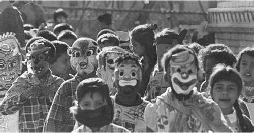 creepy old costumes 99