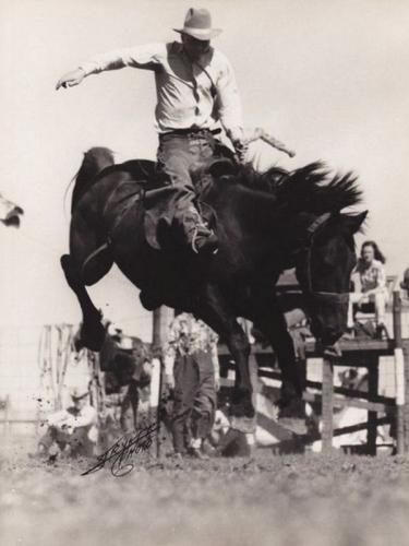 Vick Beackstone on One Minute to Midnite (Note Saddle Horn)