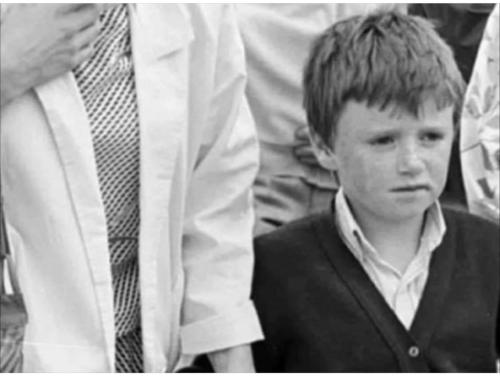 696EAF29-A763-4EA6-A785-382D00BD1B64